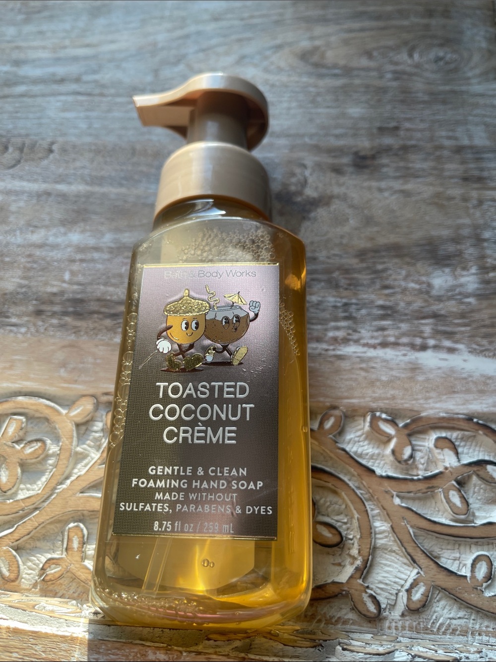 Bath & Body Works Toasted Coconut Crème Foaming Hand Soap - Cream, Gold